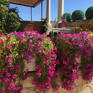  Apartment With Private Patio